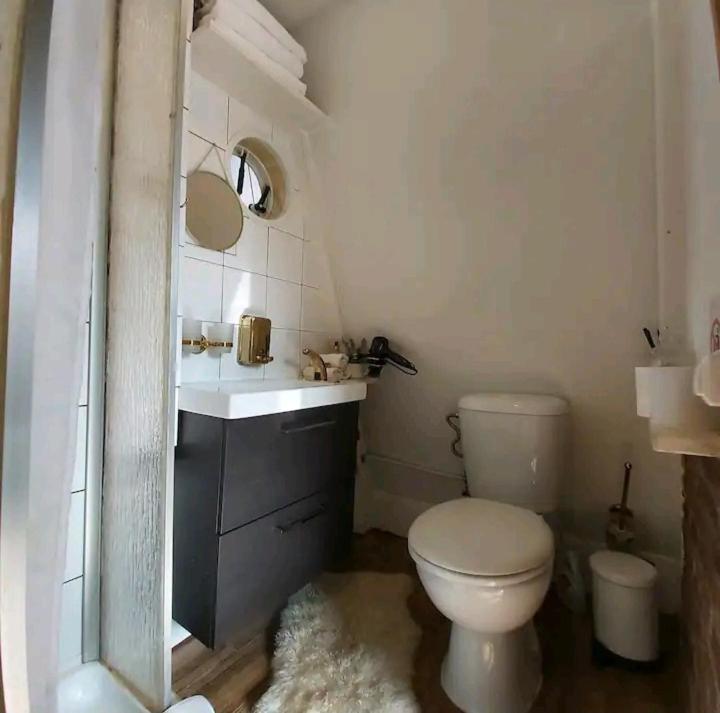 Tiny House In The City Prag Exterior foto